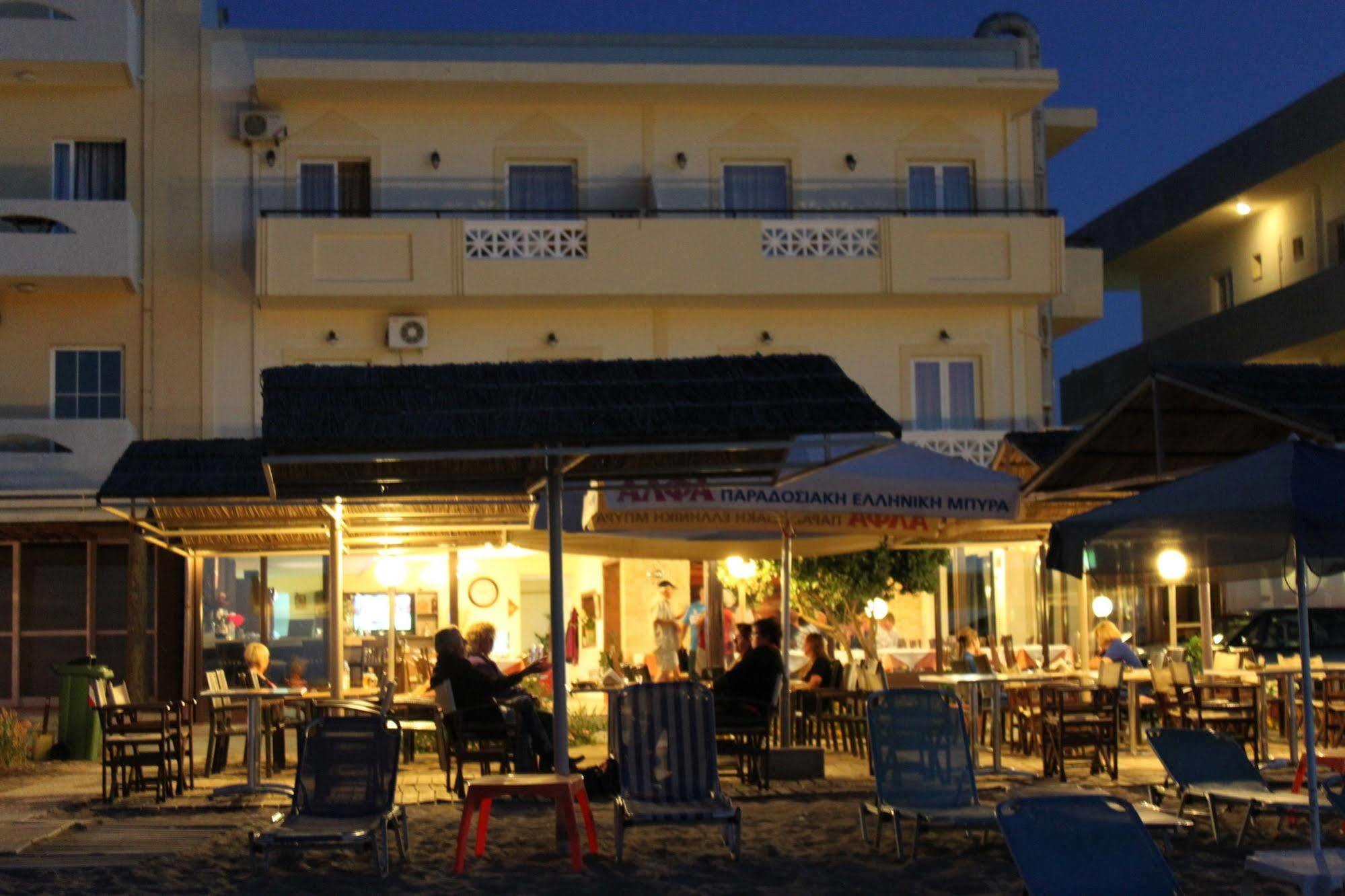Tropical A Hotel 2*